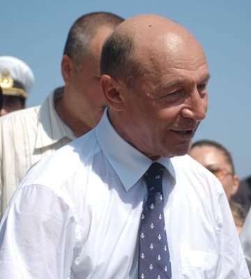 Băsescu: Nimeni nu mă poate opri să votez PMP